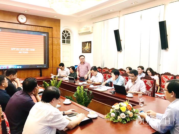Đại diện VietSens báo cáo về tiến độ app Du lịch Việt Nam an toàn